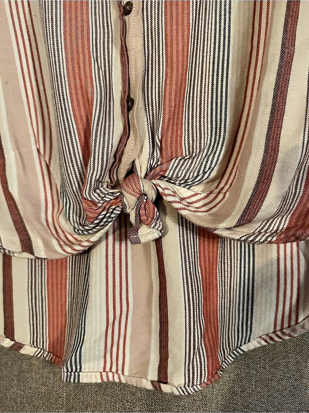 Universal Thread Striped Top - Picture 3 of 7